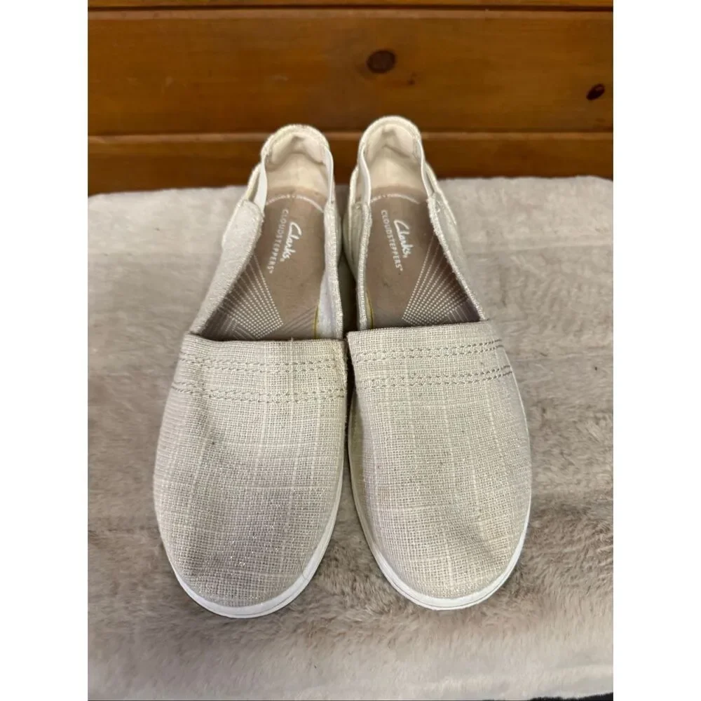 Clarks Women's Cloudsteppers Breeze Step II slip-on sneakers natural Sz 8.5 - Picture 6 of 7